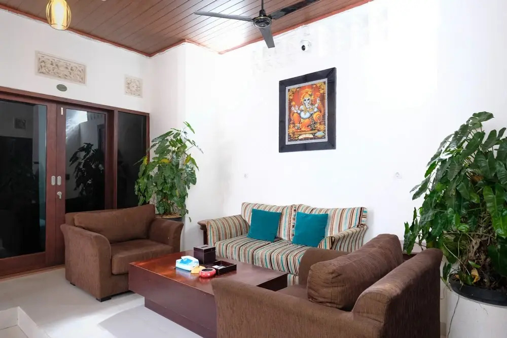 Urbanview Hotel Arta Guna Casa