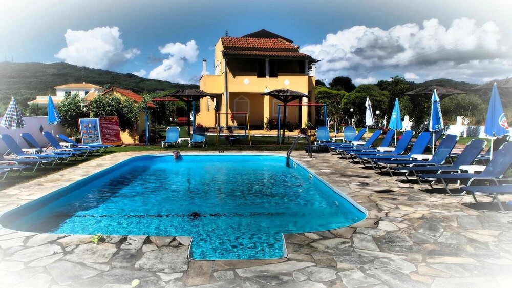 Studio in Corfou, With Pool Access, Balcony and Wifi