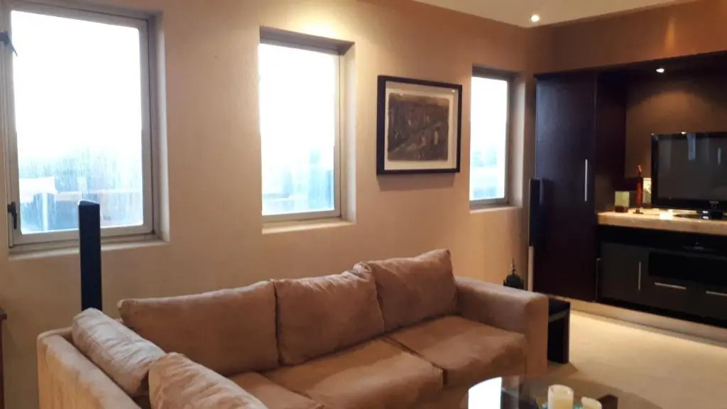 1603: Franklin Luxury Apartments