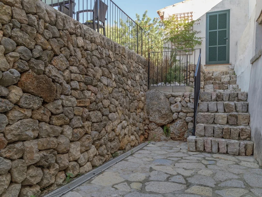 Cozy Cottage in Lloseta With Private Swimming Pool