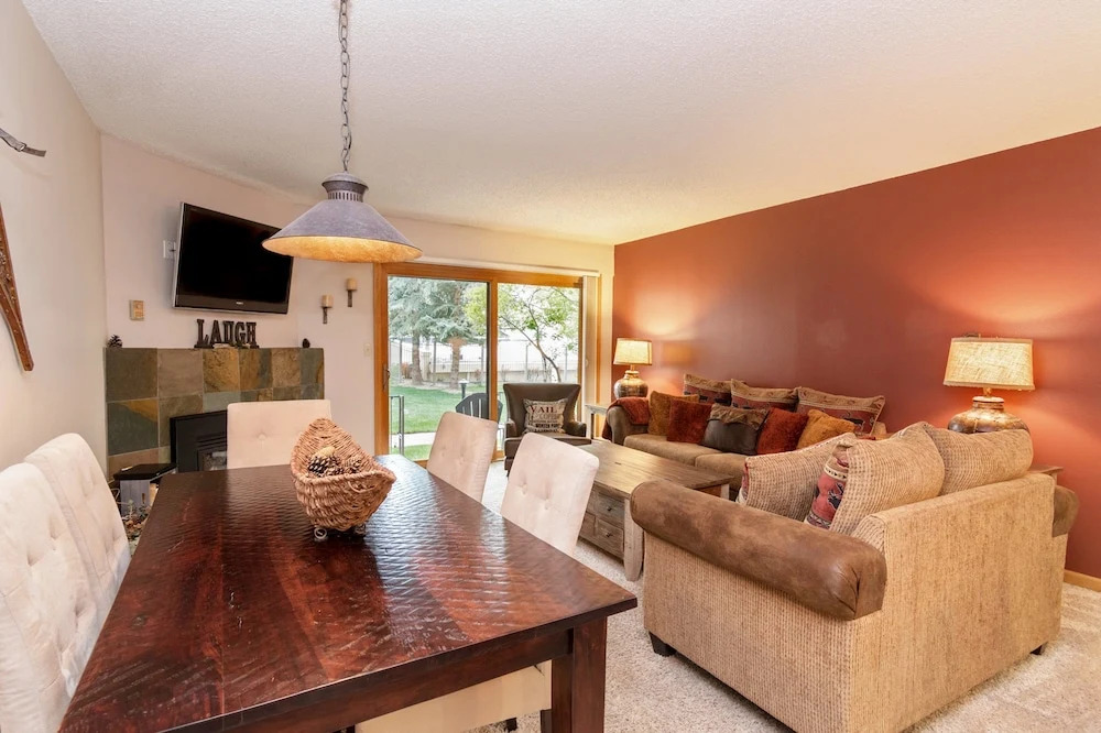 288 W Beaver Creek Blvd Condo Unit H1 - 2 Br condo by RedAwning
