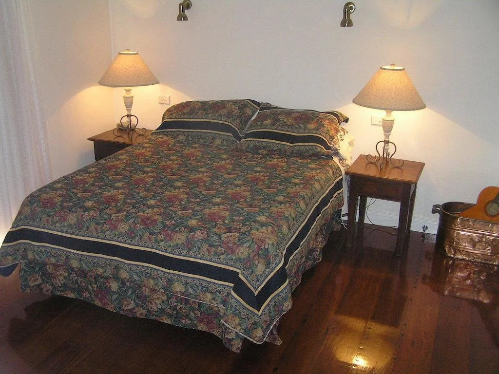 Captain's Cottage Bed & Breakfast