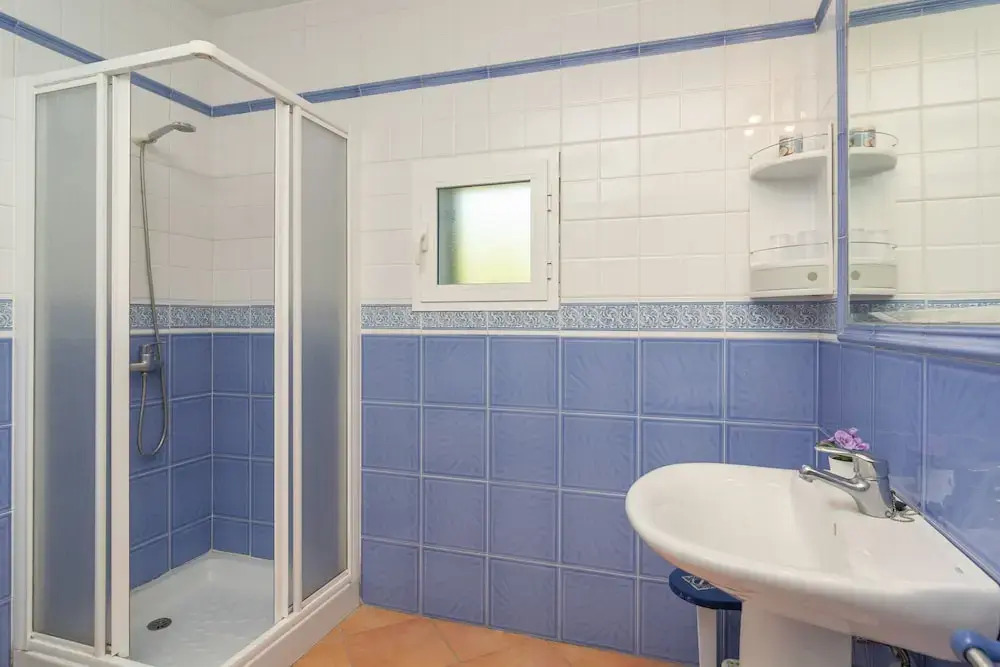 N Amera in Santa y With 5 Bedrooms and 5 Bathrooms