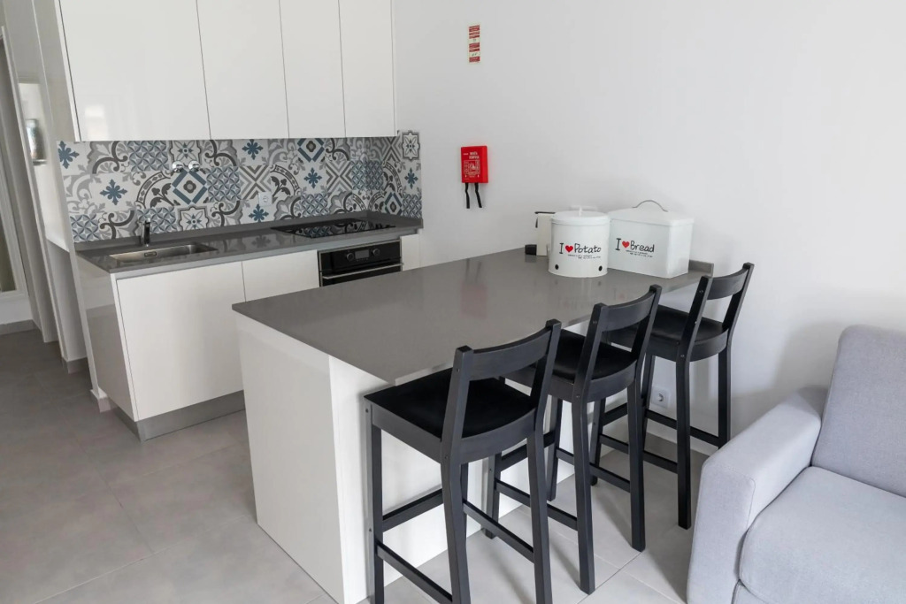 Feels Like Home Ajuda Modern Apartment