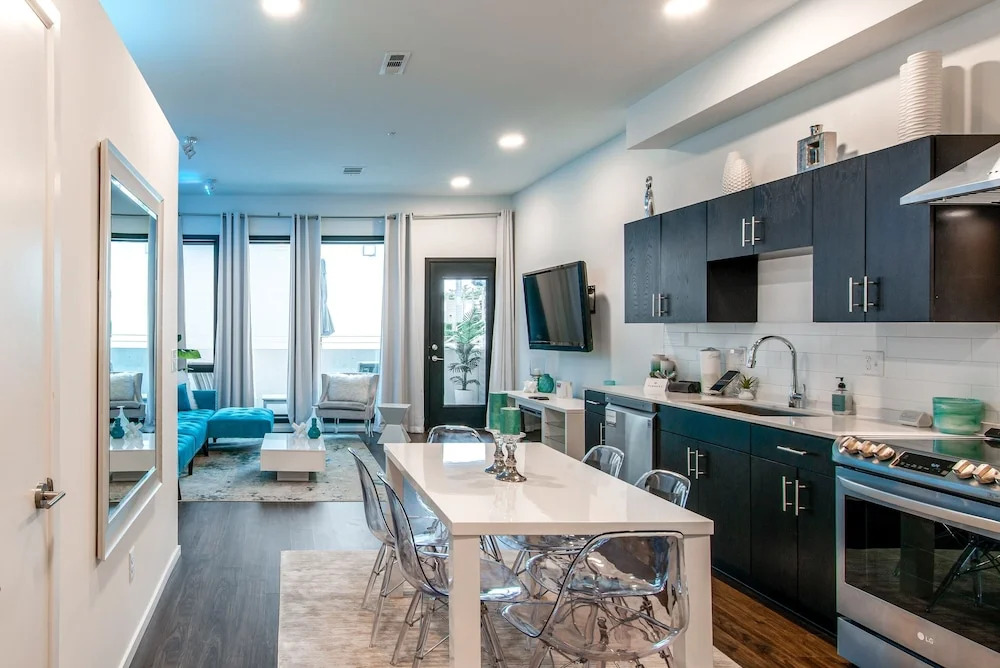 Illume Ultramodern Community Poolside Patio 1 Bedroom Condo