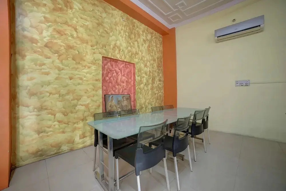 Shri Sai Paradise Hotel & Restaurant