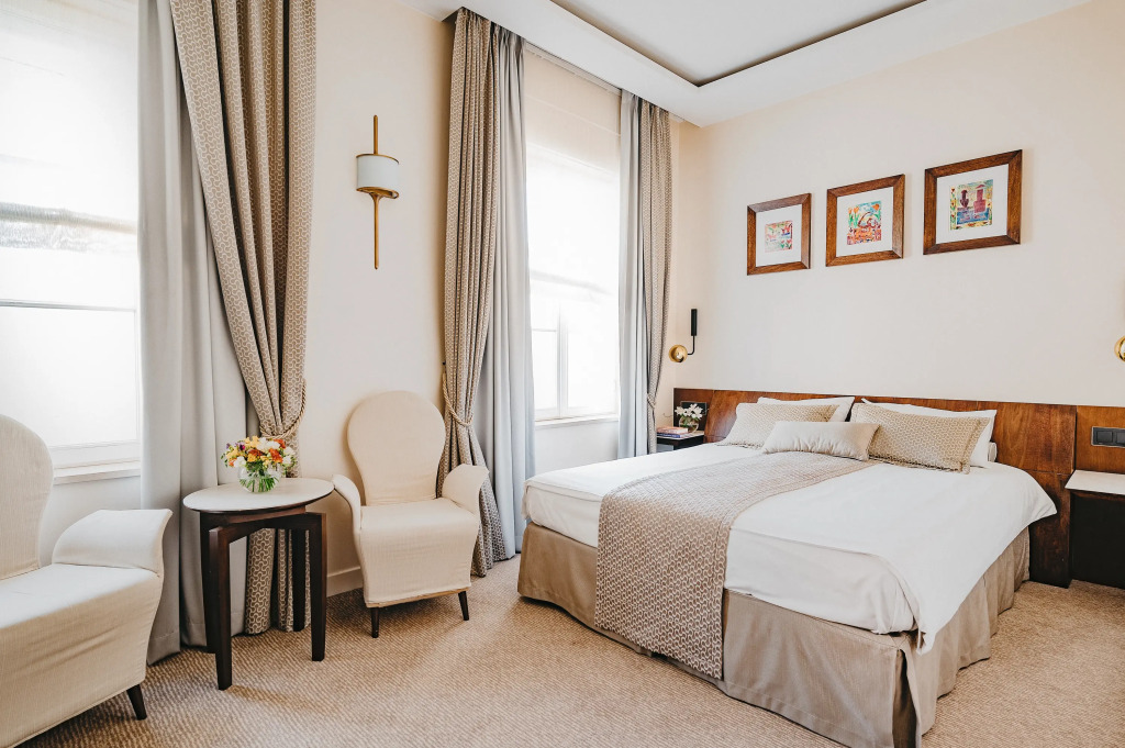 Mamaison Le Regina Boutique Hotel