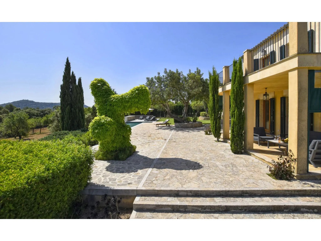 Beautiful country house with pool and views of the Tramuntana for 8 people