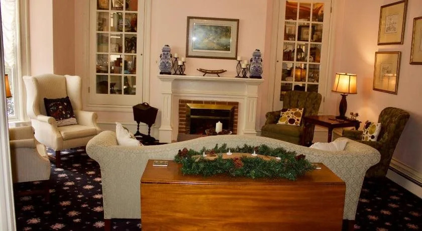Tattingstone Inn