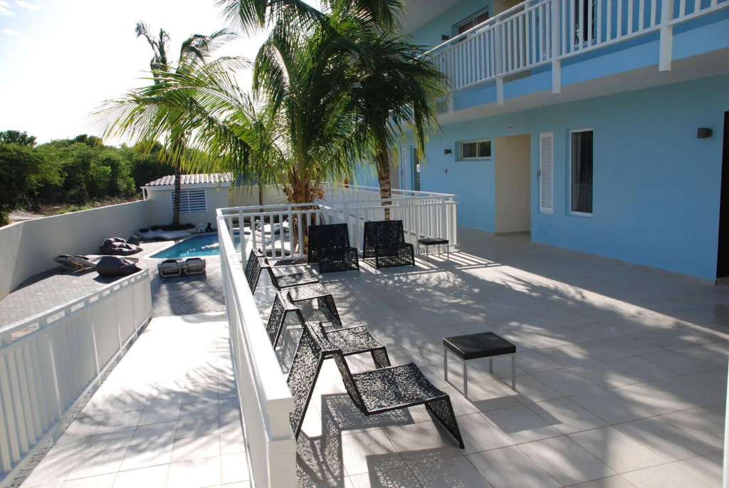 Dolphin Suites