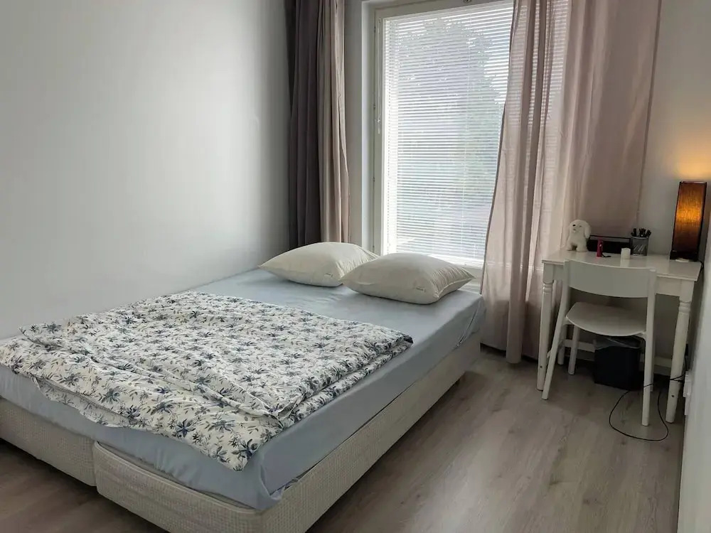 Room-cozy 3 Bedroom Apartment in Heart o