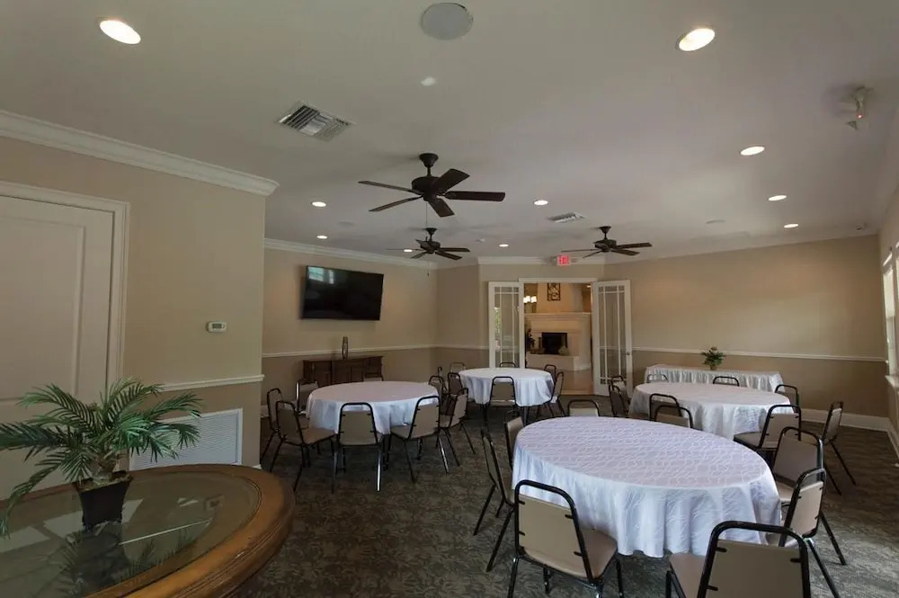 Elegant and Spacious 4BD Home Near Disney and Minutes From Florida's top Golf Courses! #8197