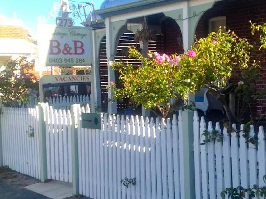 Heritage Cottage Bed And Breakfast