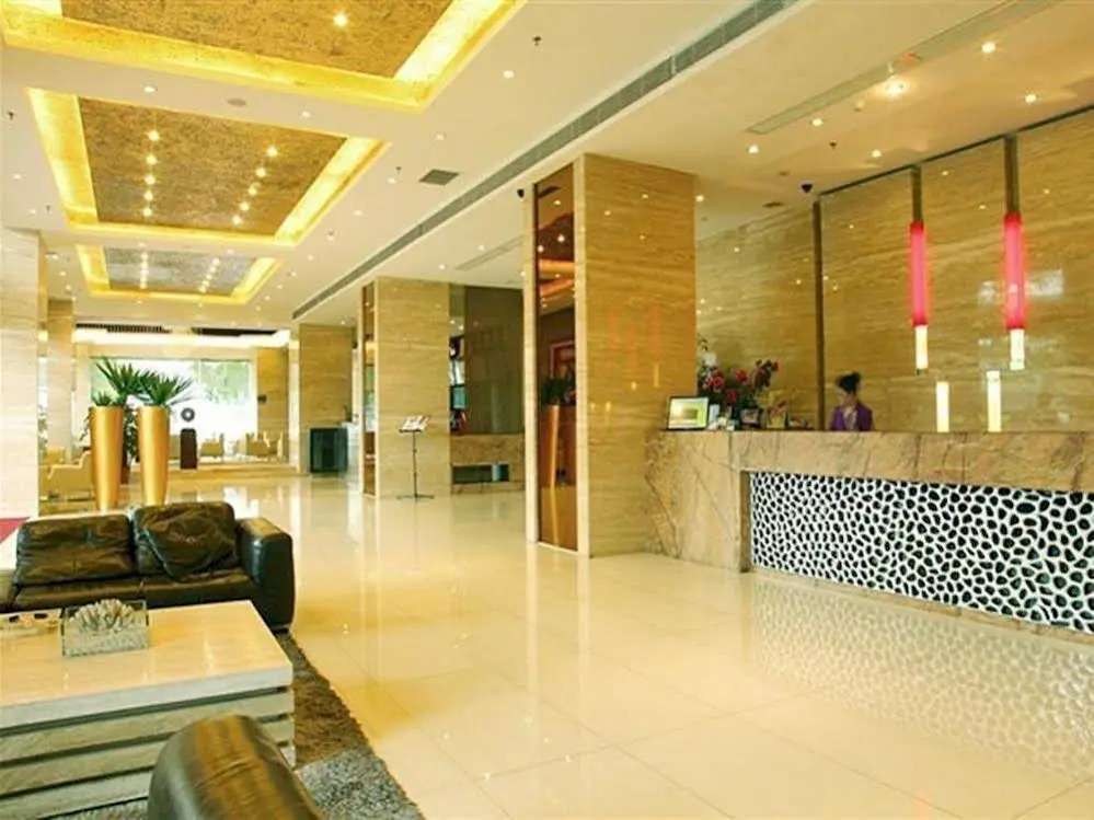 Pingqian Fashion Business Hotel