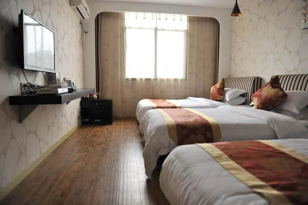Wulong Xiannvshan Platinum Hotel