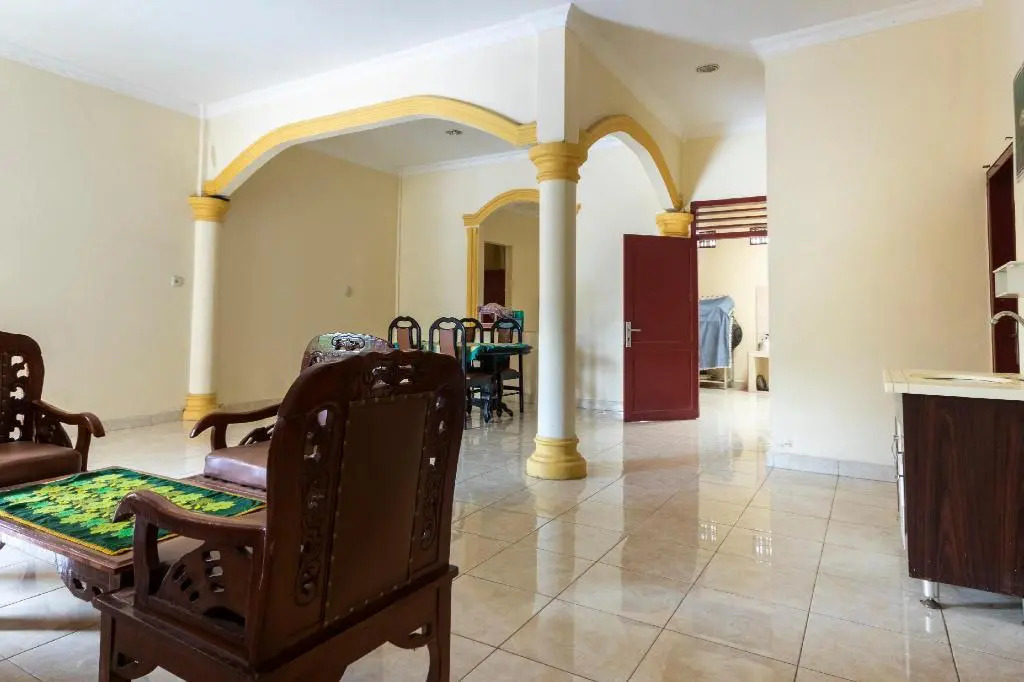 RedDoorz at Samuel Homestay Pematangsiantar