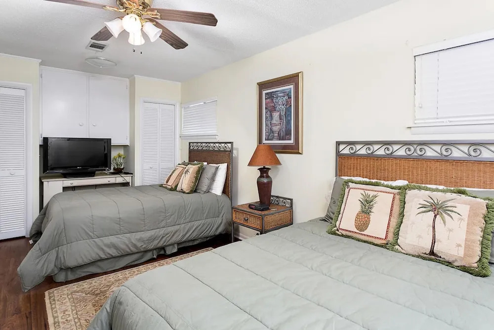 11908 Old Demere Rd by Hodnett Cooper