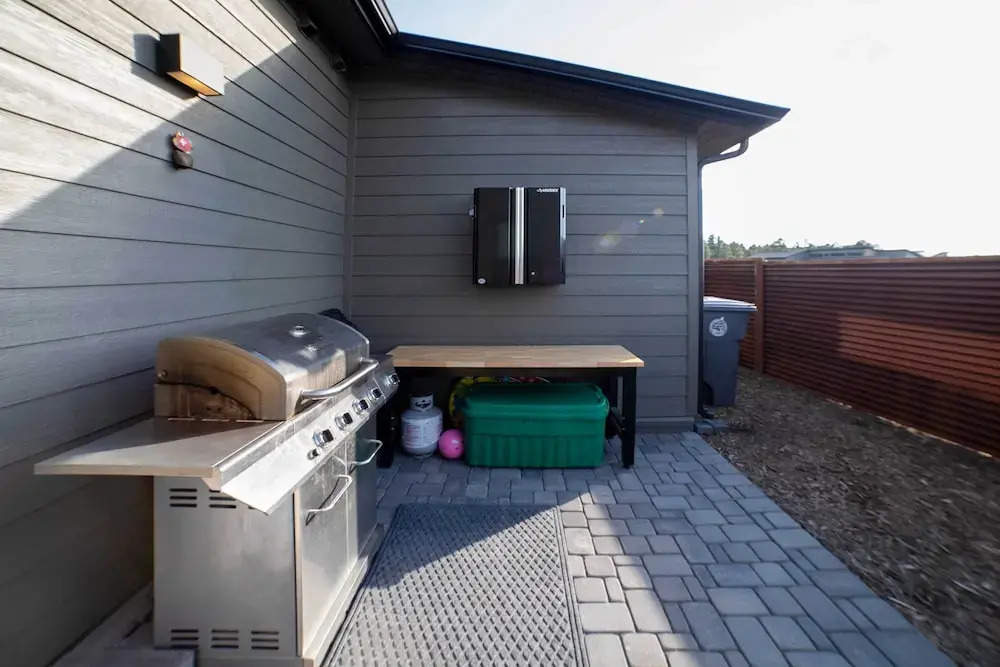 Modern Flagstaff Escape w/ Grill, 3 Mi to Downtown