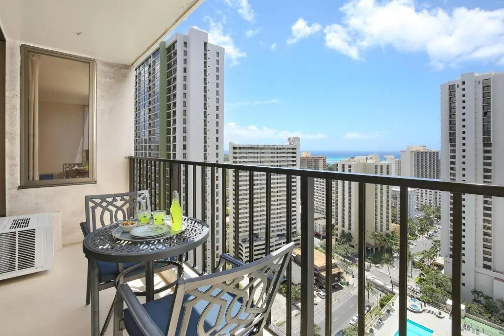 Waikiki Banyan #2608-T2