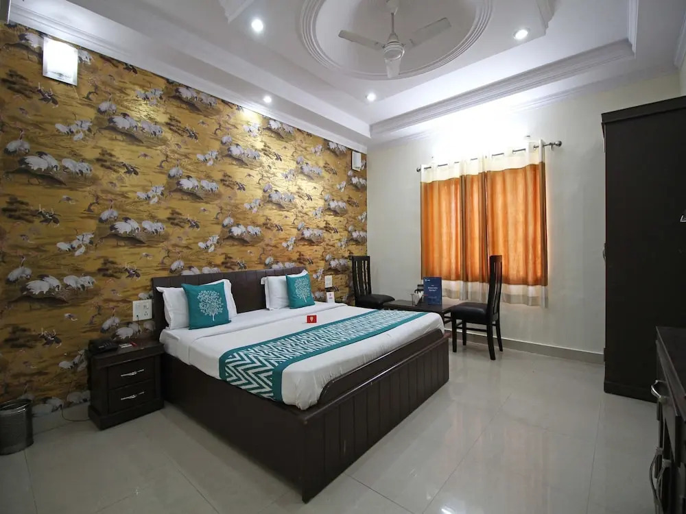 OYO 4073 Hotel Esskay
