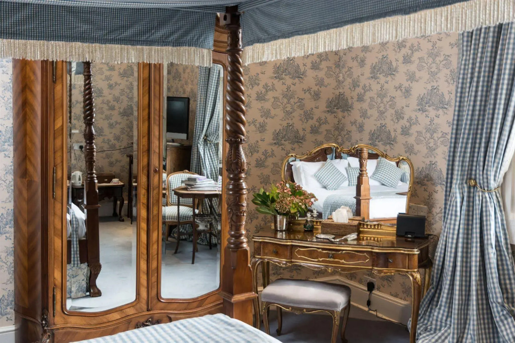Apsley House Hotel