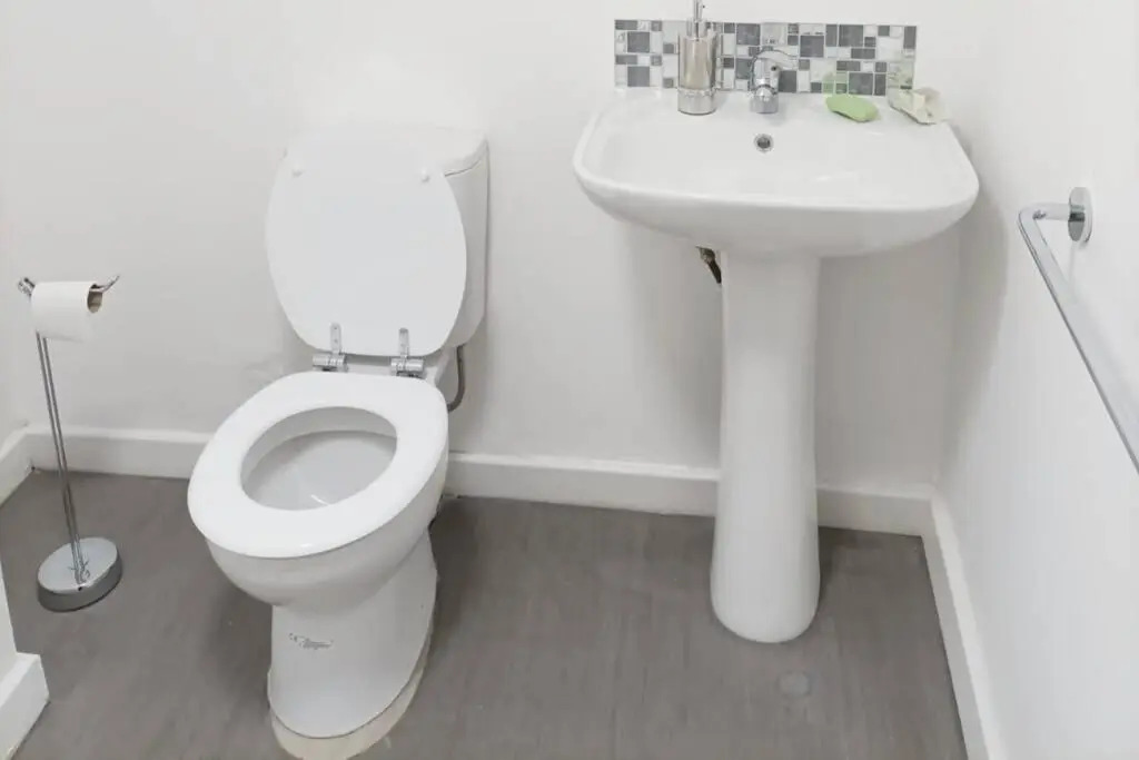 Spacious one bedroom family apartment -non smoker