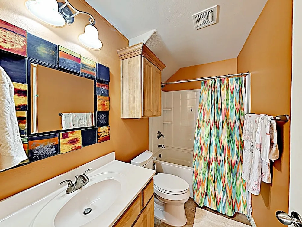 New Listing! Coastal Escape W/ Pool, 200 To Beach 4 Bedroom Townhouse