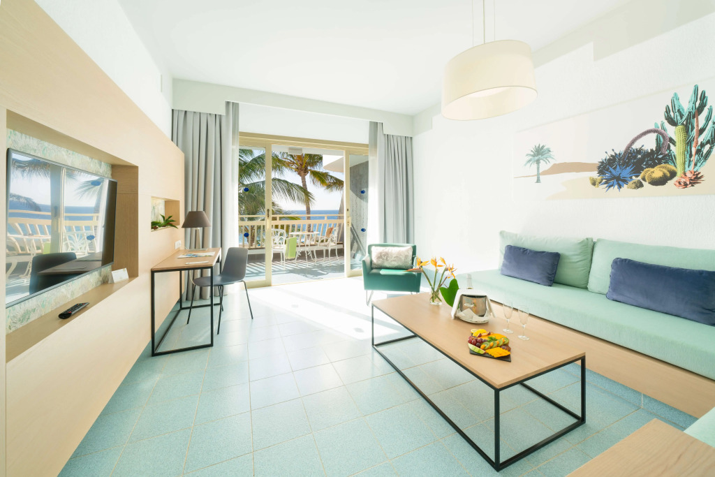 Plus Fariones Suite Hotel