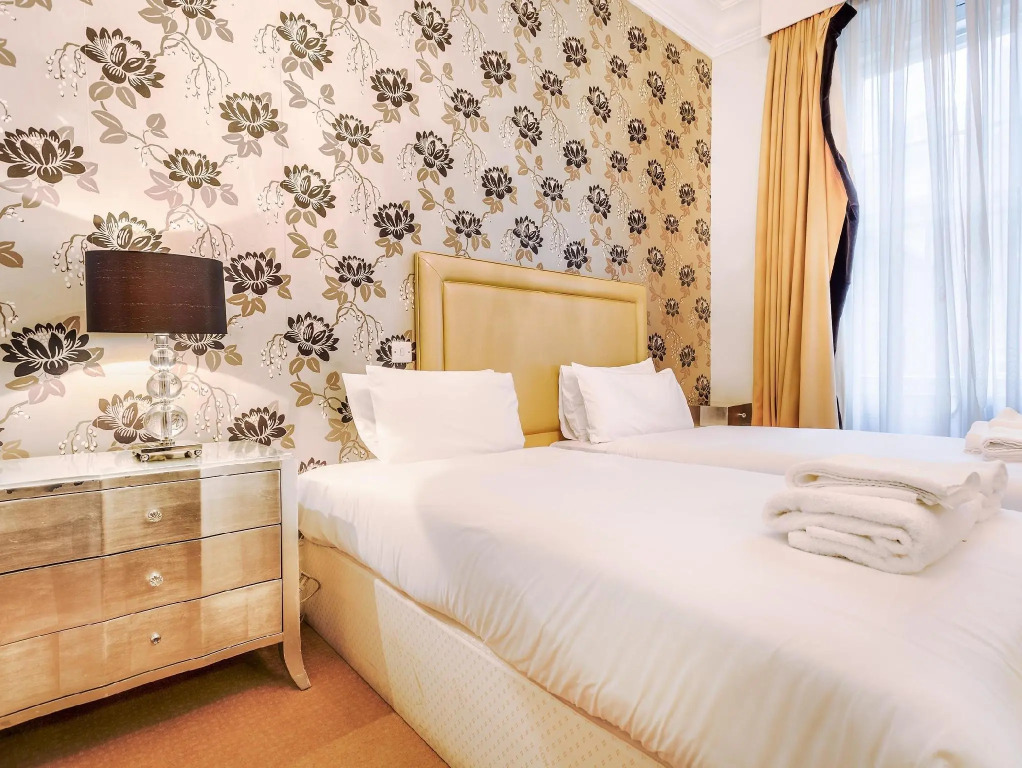 The Tophams Hotel