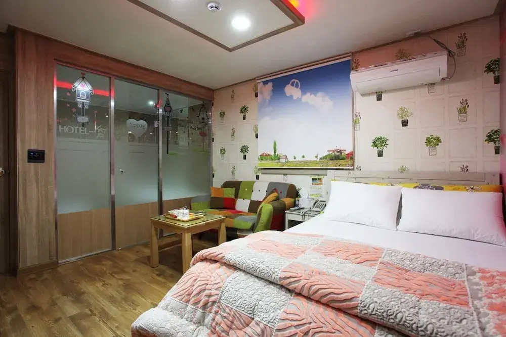 Seoul National Univ Stn Hotel Some