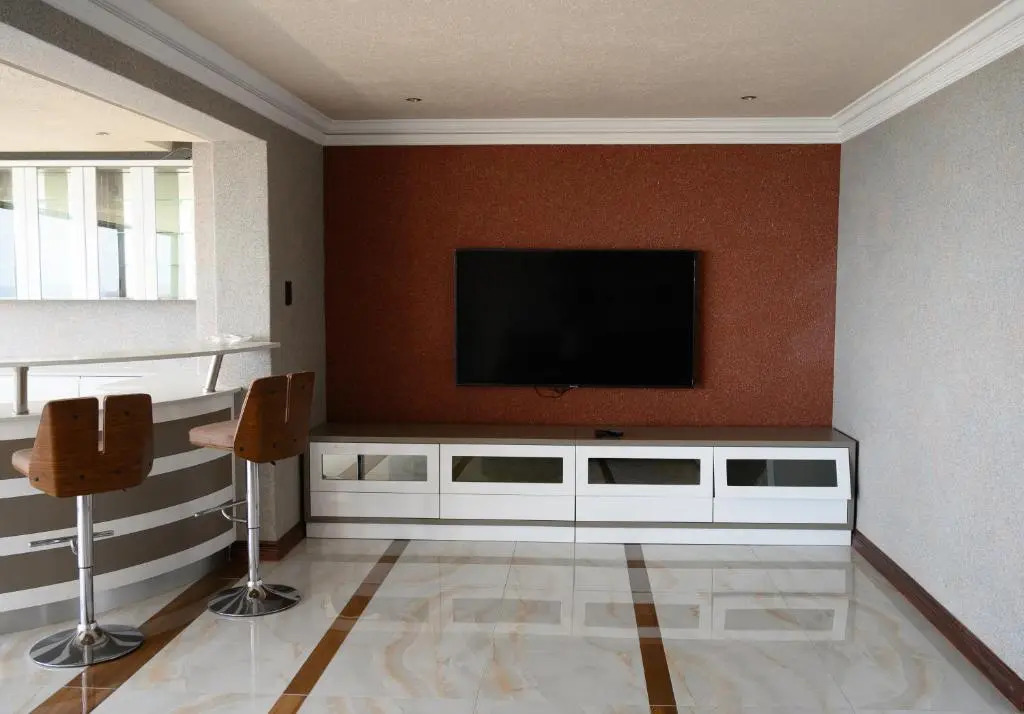 Luxury Point Waterfront Apartment at The Spinaker