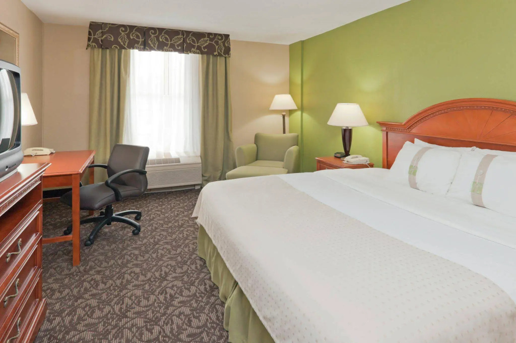 Quality Inn & Suites Downtown Mansfield