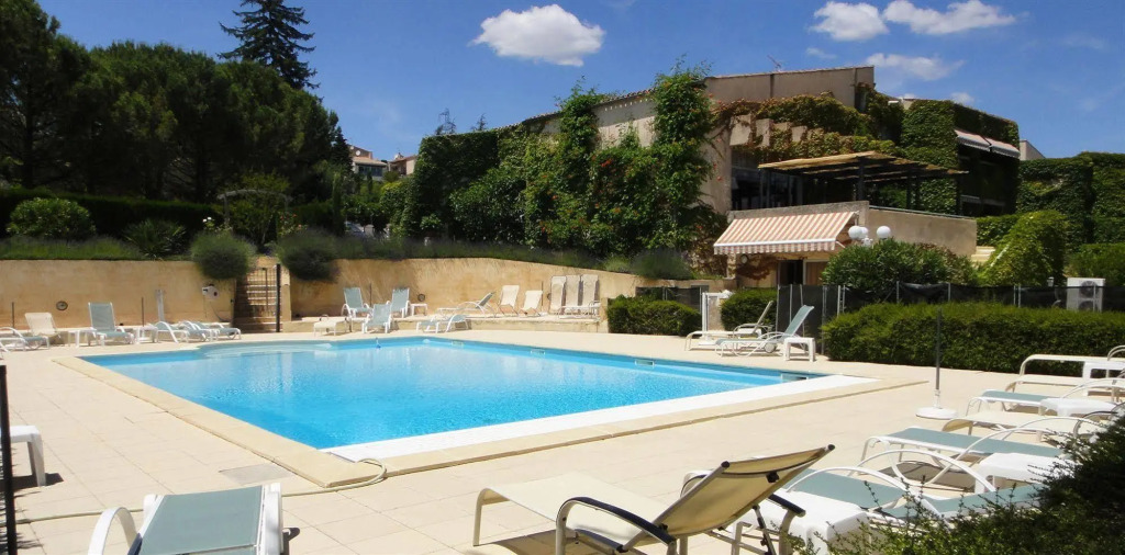 Hôtel & Résidence Lou Paradou Gréoux Les Bains