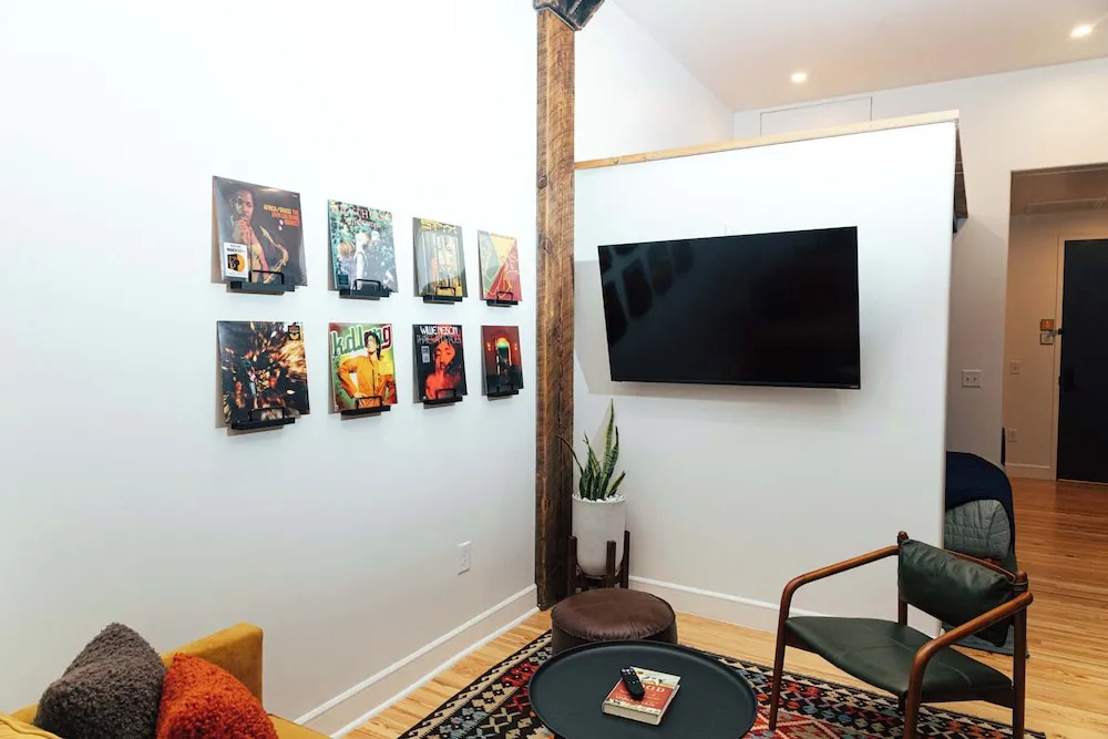 Loft 305 - The William - Atrium - Live Work Walk