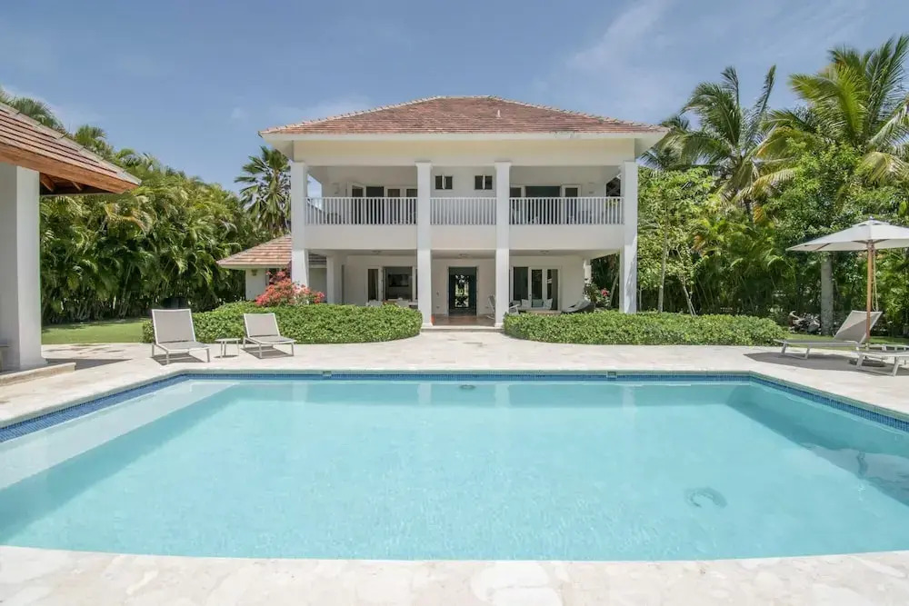 Colorful Golf-front Villa With Private Pool in Exclusive Beach Resort