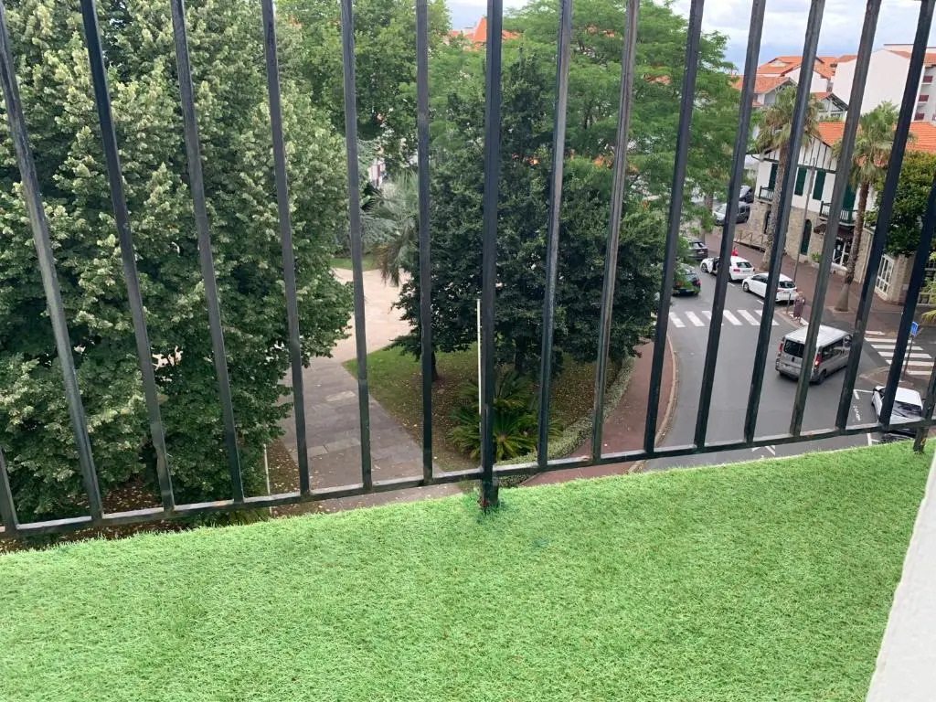 Ático en esquina rodeado de terrazas todo exterior