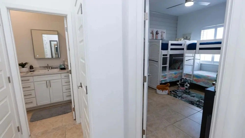 New 2br - Pool Patio - Bunk Beds - 1st Floor 2 Bedroom Apts