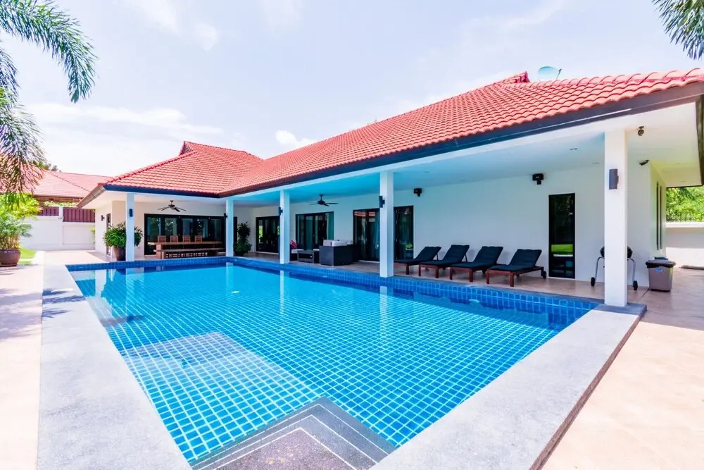 5 BR Pool Villa In Great Location - CV5