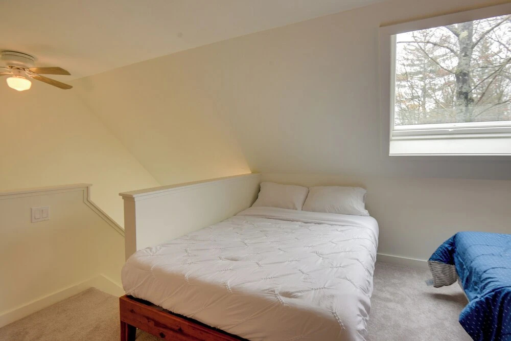 Private Hot Tub & Deck: North Conway Retreat