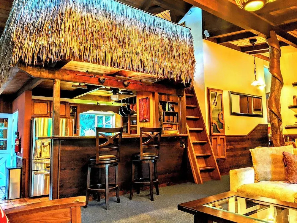 Kehena Mauka Nui Club LGBTQIA+ Clothing Optional