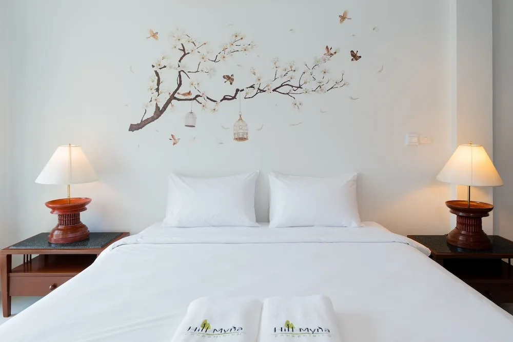 Hill Myna Holiday Park & Cafe