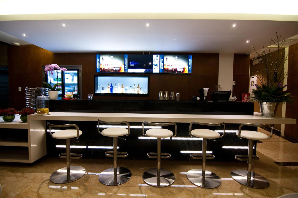 Lyz Business Hotel