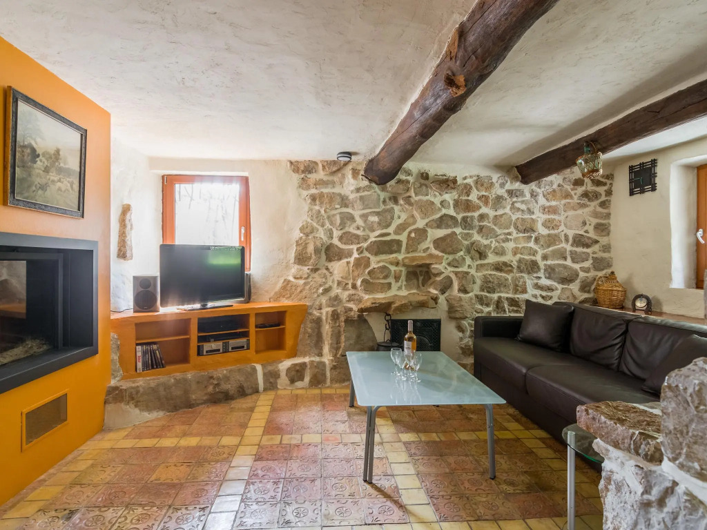 Traditional Holiday Home with Swimming Pool in Fayence