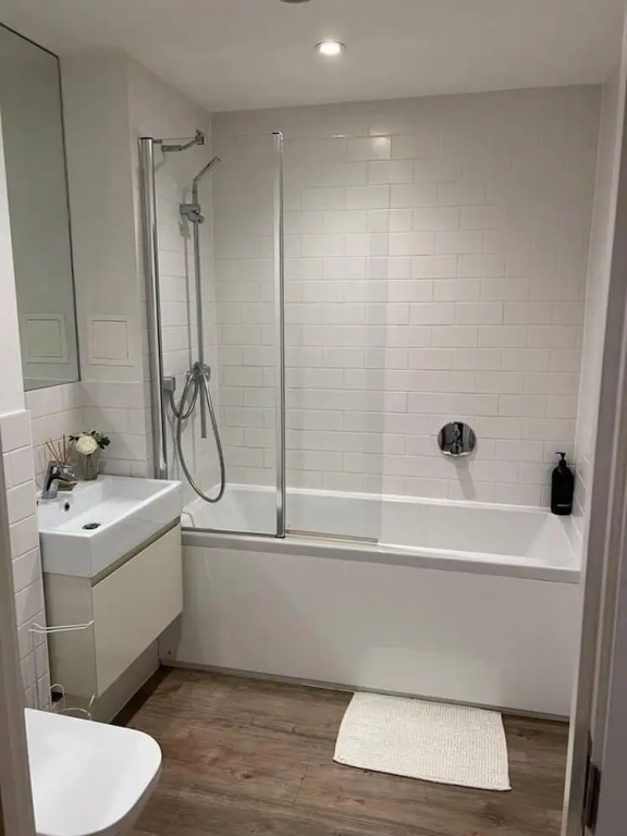 Modern 1 Bed Flat Near Station and City