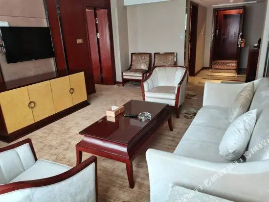 Vienna Classic Hotel (Huangshi Baiguanlou Store)