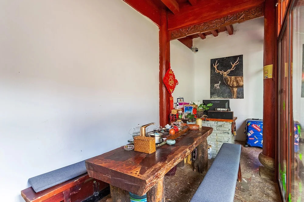 Lijiang Tailai Inn