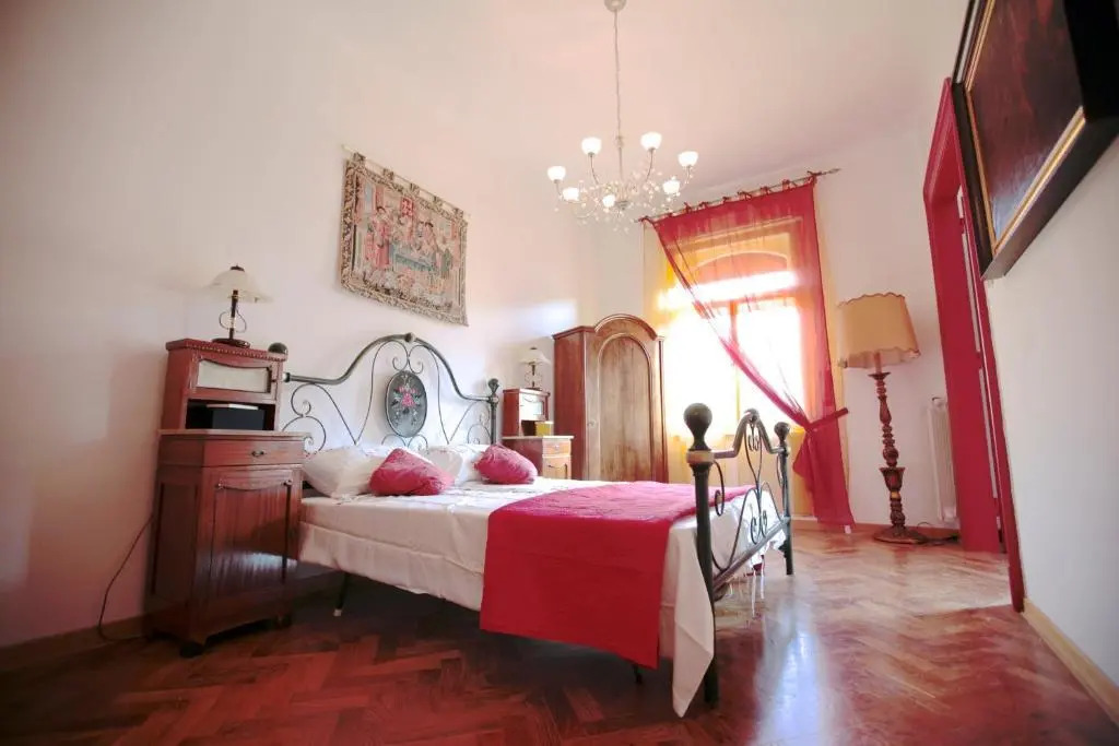 Giulia Halldis Apartment