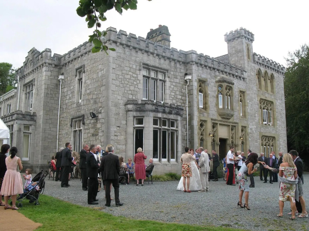 Ffarm Hall