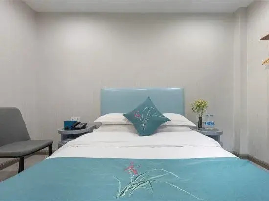 Shangpin Hotel (Zhuji High-speed Railway Station Powerlong Plaza)
