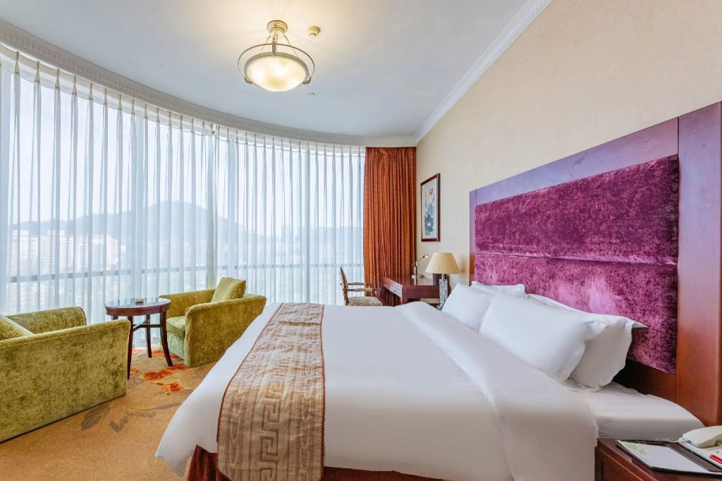 Sweetland Hotel